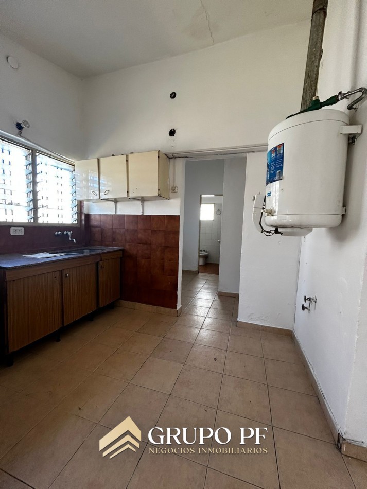 CASA EN VENTA VILLA CARLOS PAZ, SOBRE AV. LOS SAUCES