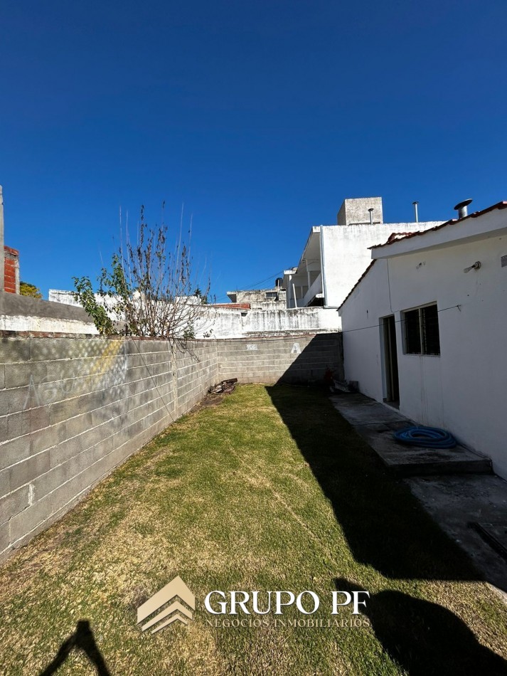 CASA EN VENTA VILLA CARLOS PAZ, SOBRE AV. LOS SAUCES