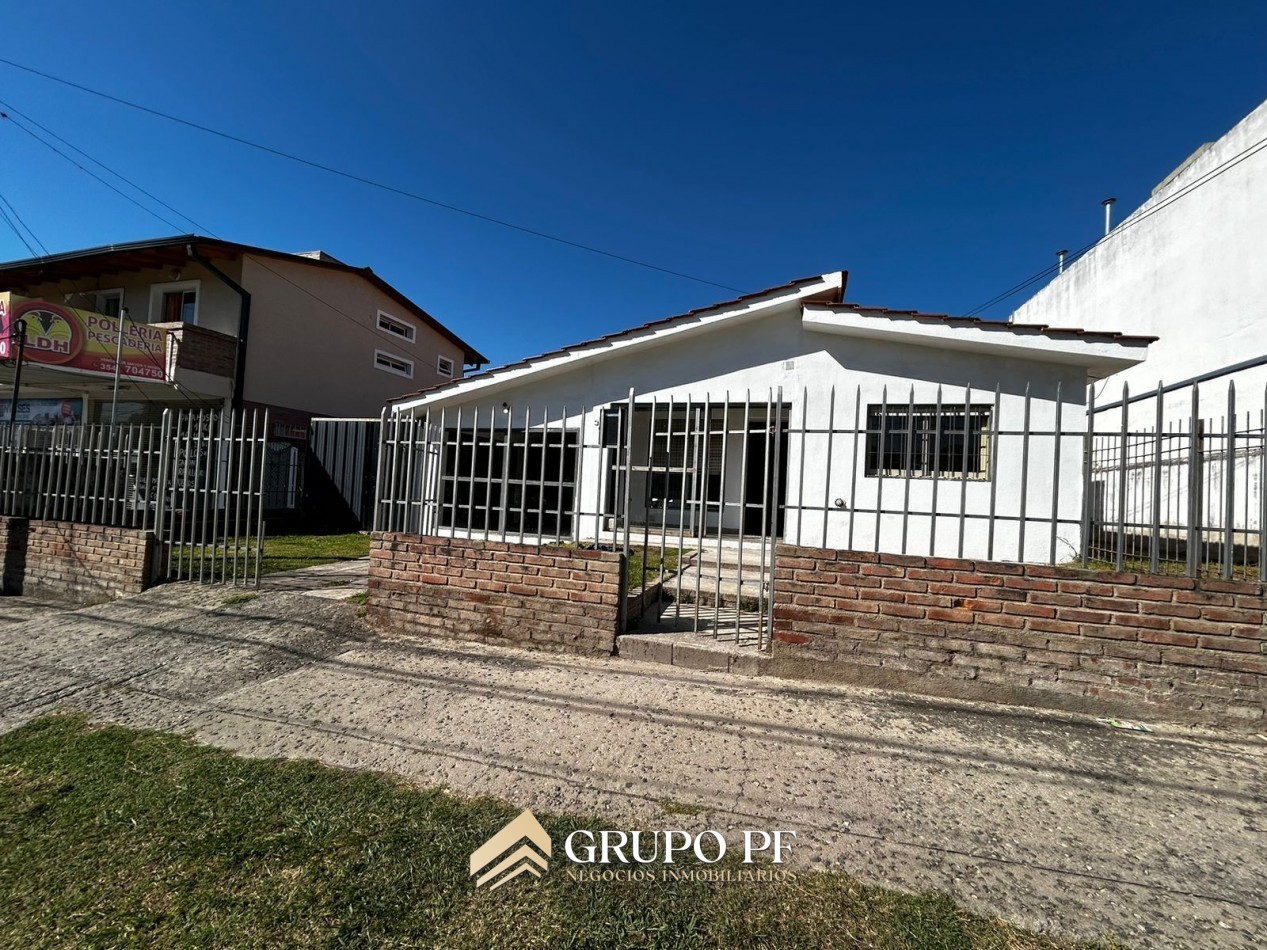 CASA EN VENTA VILLA CARLOS PAZ, SOBRE AV. LOS SAUCES