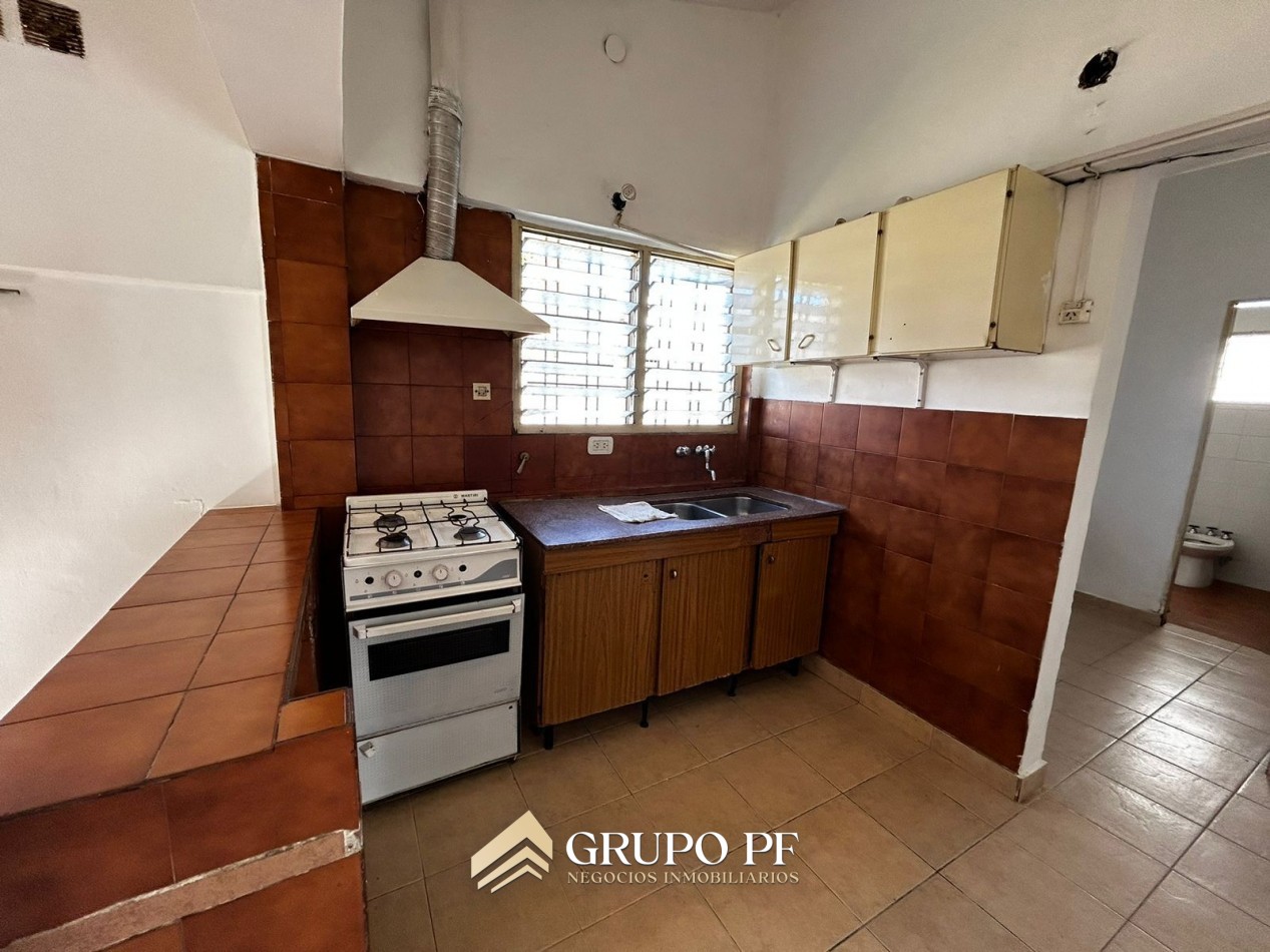 CASA EN VENTA VILLA CARLOS PAZ, SOBRE AV. LOS SAUCES