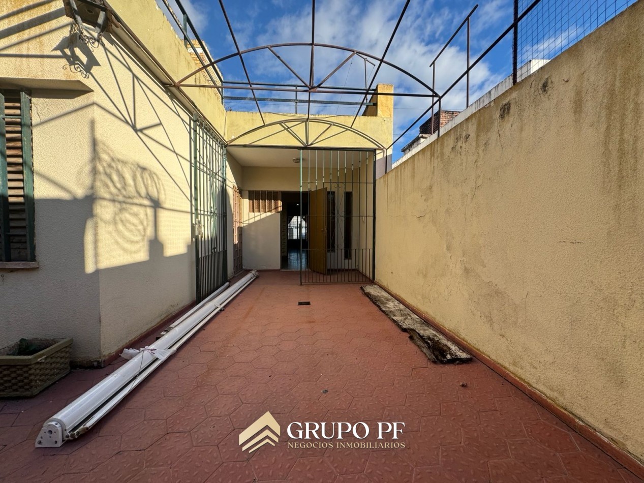CASA APTO CREDITO A MTS DE AV. SABATTINI