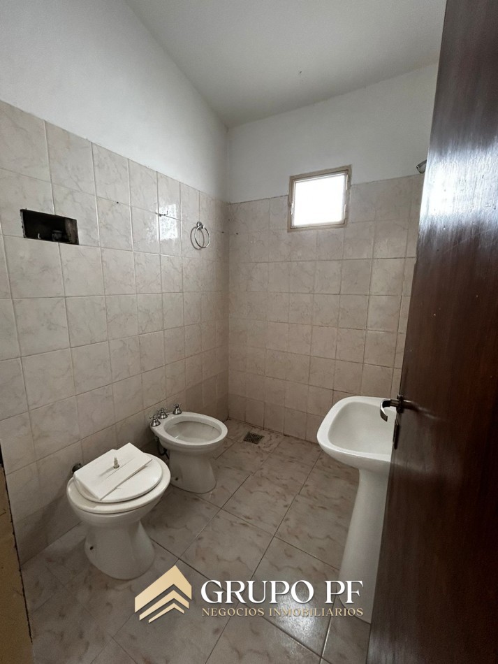 CASA EN VENTA VILLA CARLOS PAZ, SOBRE AV. LOS SAUCES